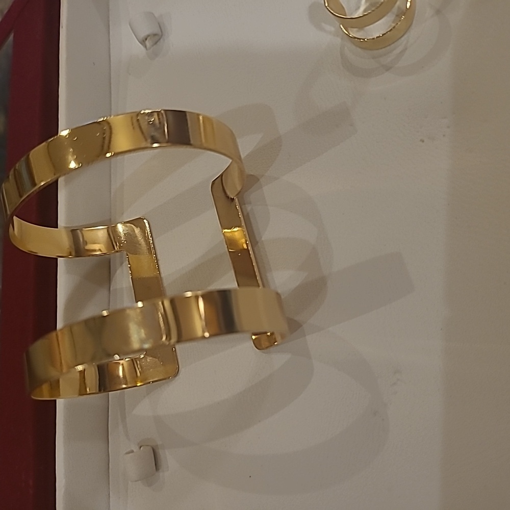 LAST CALL $10 Statement Bracelet  & ring set Very Attractive set